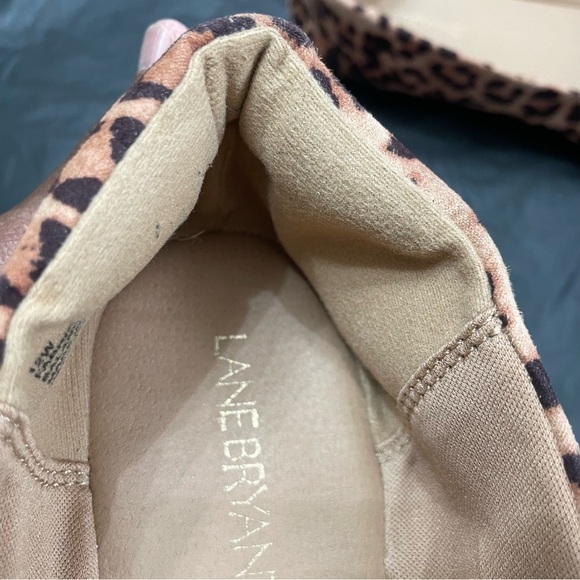 Lane Bryant 12W Rounded Toe Leopard Print Flats Cushioned Heels Comfy - Picture 3 of 8